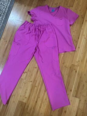 Women's Pink V neck top size M and Scrub Pants with Drawstring Waist size L